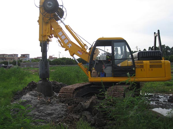 花季传煤APP在线观看建筑机械厂生产的履带式旋挖钻